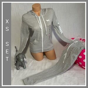 NWT VS PINK XS LIGHTWEIGHT SET